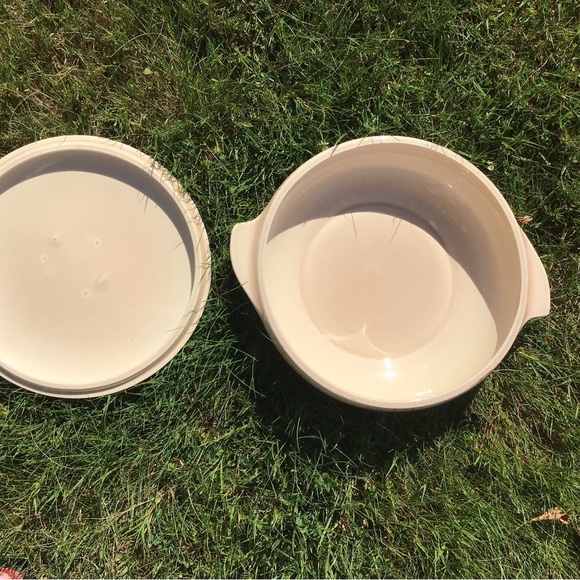 Elegant Cream and Brown Cookware Dish - Picture 2 of 3